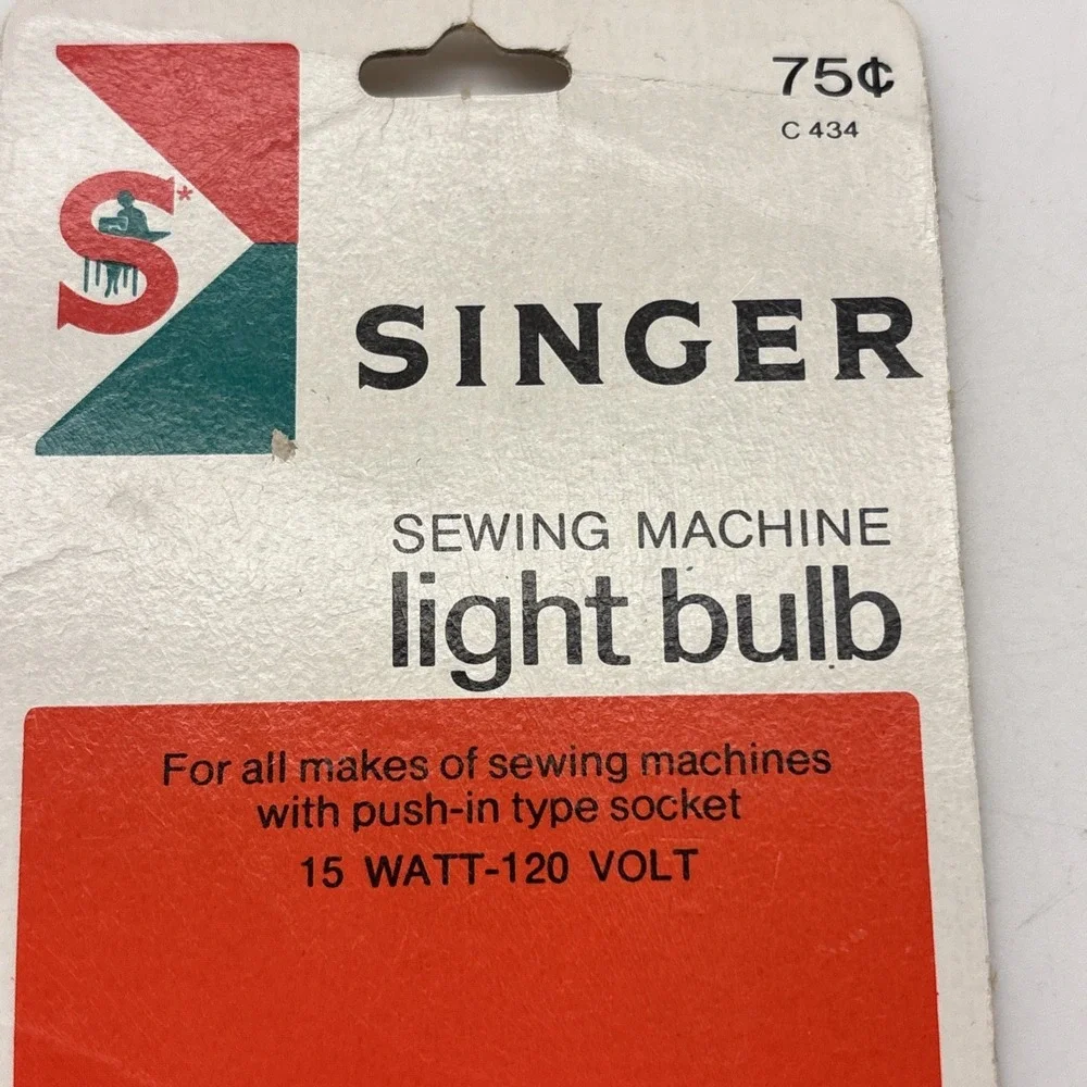 Singer Sewing Machine LIGHT BULB Style L 15w 120v Push In Socket Vintage NOS
